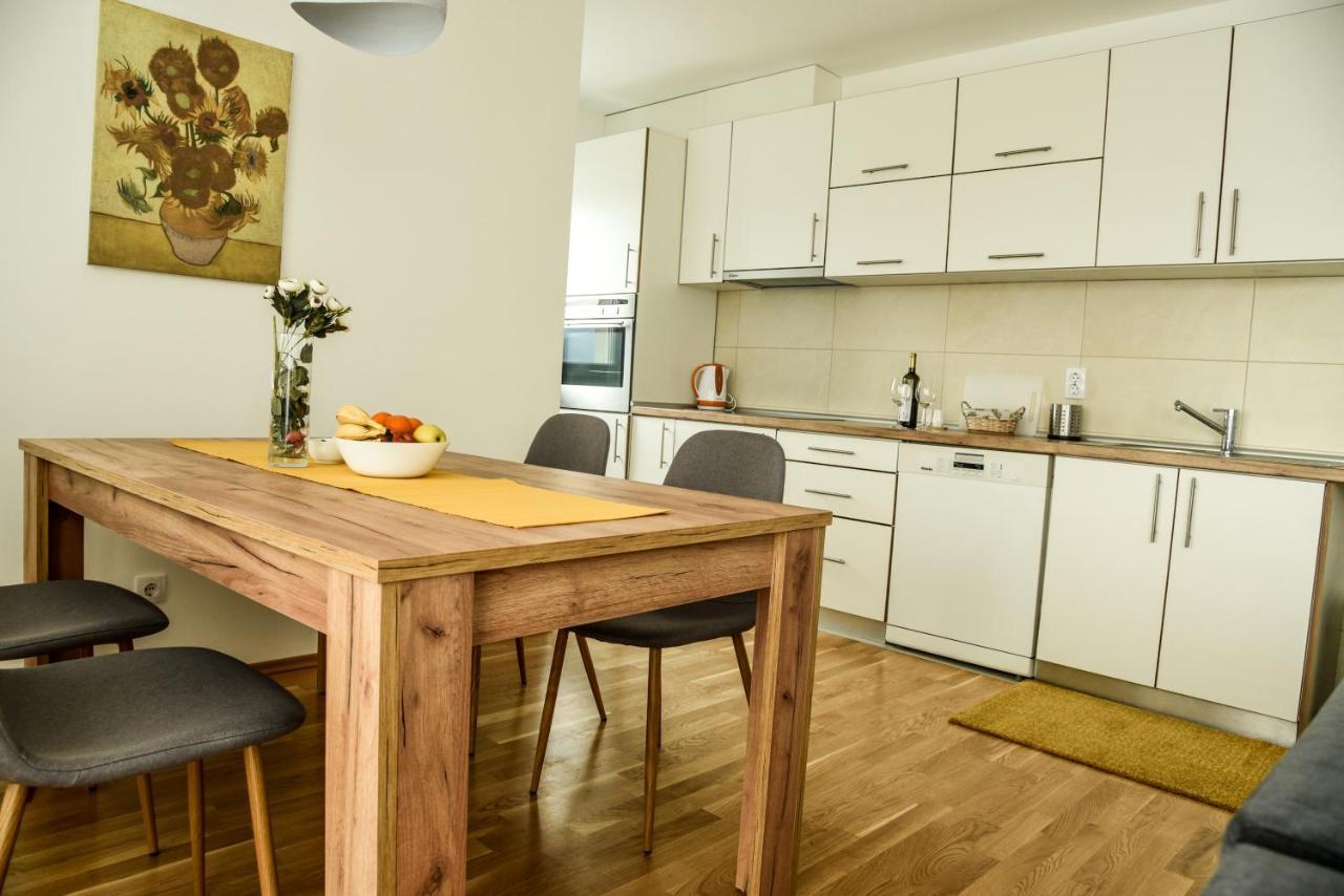 Suncokret Apartmani โลซนิตซา ภายนอก รูปภาพ