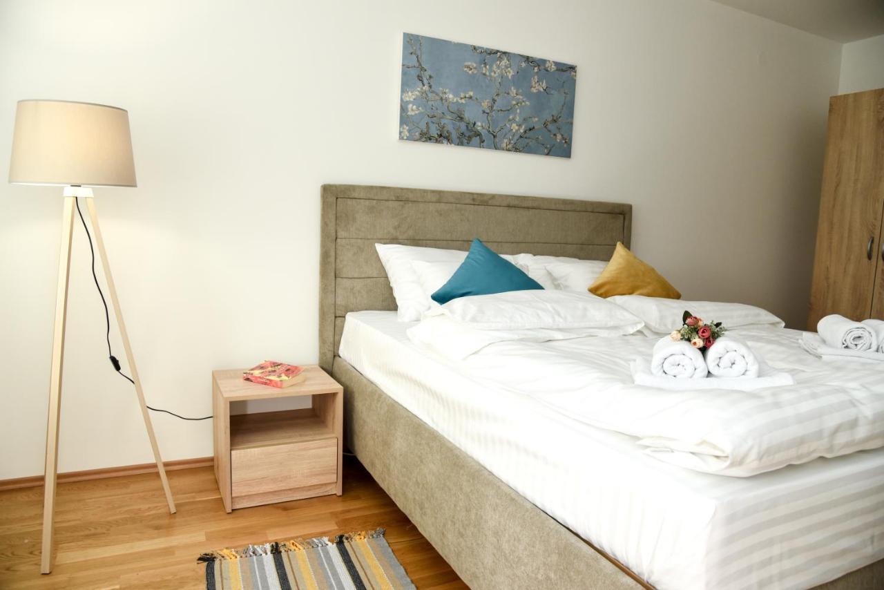 Suncokret Apartmani โลซนิตซา ภายนอก รูปภาพ