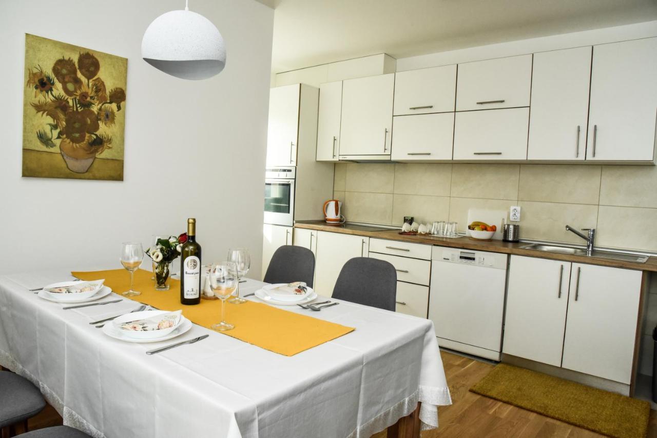 Suncokret Apartmani โลซนิตซา ภายนอก รูปภาพ