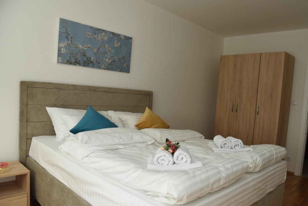 Suncokret Apartmani โลซนิตซา ภายนอก รูปภาพ