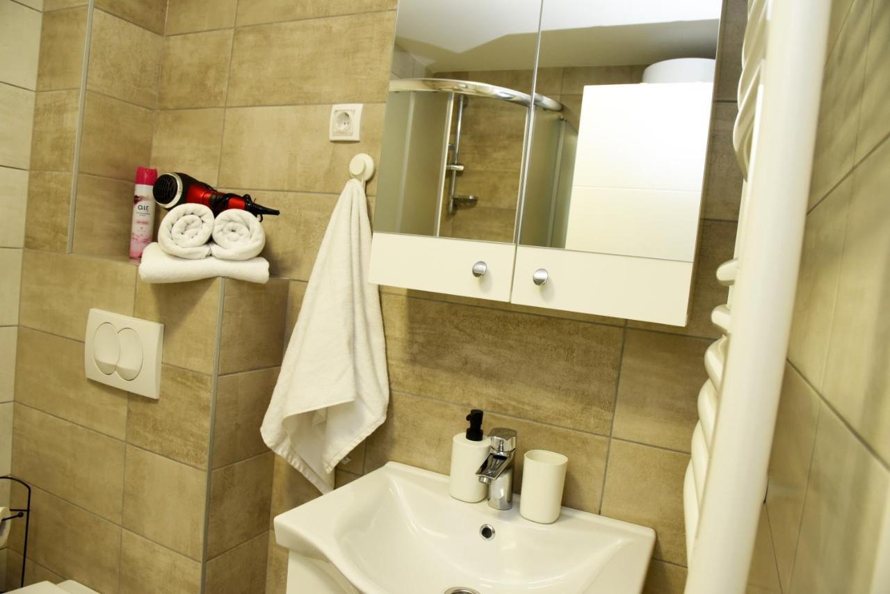 Suncokret Apartmani โลซนิตซา ภายนอก รูปภาพ